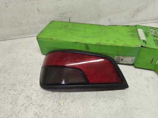 FEU ARRIERE GAUCHE PEUGEOT 306 - Vue 1